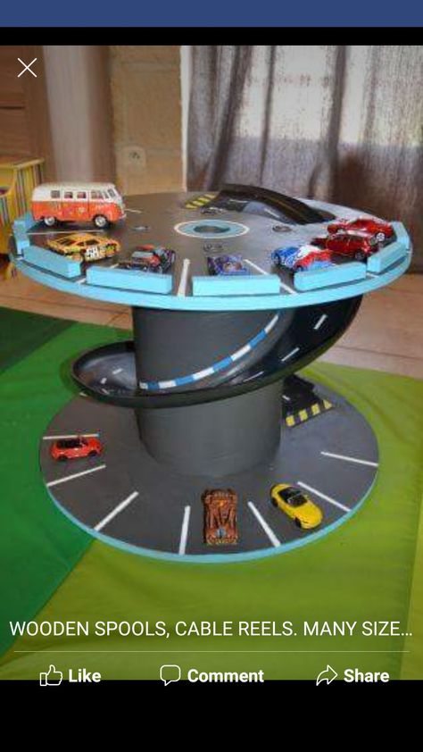 Diy Race Car, Car Tracks For Kids, Spool Furniture, Race Car Track, Spool Tables, Cable Reel, Toy Garage, Wood Spool, Aktivitas Montessori