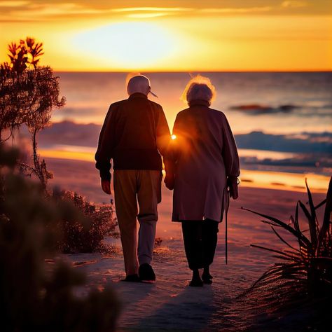 Happy Middle Aged Couple, Old Couples In Love, Retirement Aesthetic, Old Couple Aesthetic, Couples Walking Together, Old Age Love, Exercise Couple, Happy Old Couple, Two People Walking