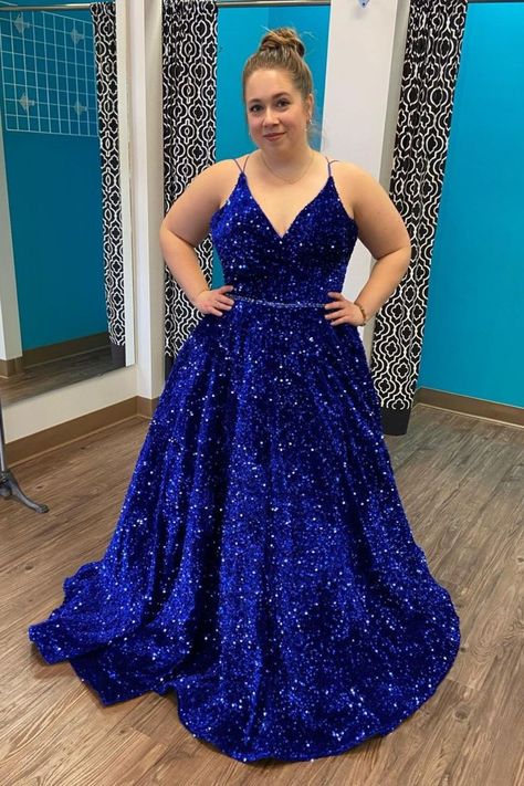 Size 16 Prom Dresses, Hoco Court Dresses Long, Blue Prom Gown, Prom Dress With Pockets, Hoco Ideas, Red Lace Prom Dress, Hoco Dresses Long, Prom Dress Inspo, Classy Prom