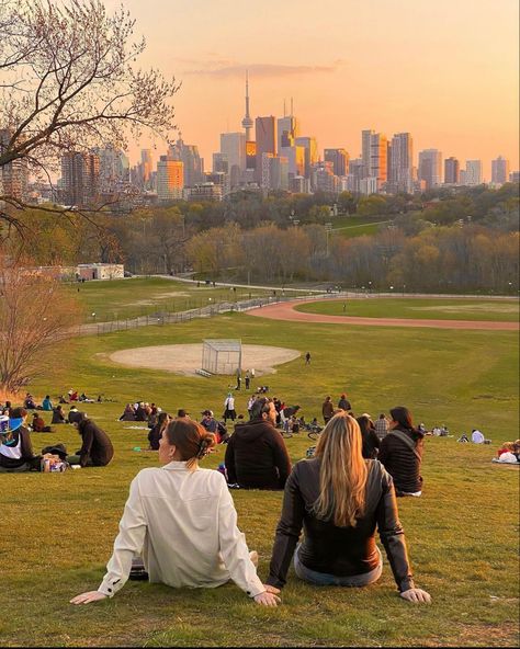 Canada Student Life Aesthetic, The Beaches Toronto, Riverdale Park Toronto, Life In Toronto, Canada Trip Aesthetic, U Of T Toronto, Canada Vibes Aesthetic, Living In Canada Aesthetic, Toronto Things To Do