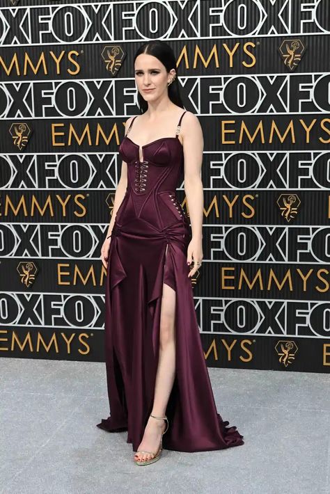 Emmy Awards Dresses, Ali Wong, Best Dressed Celebrities, Sarah Snook, Elizabeth Debicki, Jessica Williams, Allen White, Rachel Brosnahan, Jeremy Allen White