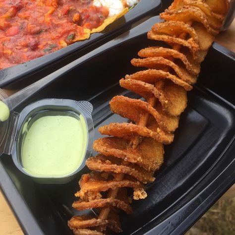 PRAGYA | Food & Lifestyle on Instagram: “Peri peri potato twister 🔥 . These crispy twisted potato chips are yum! Had this at a food truck at a food fest. SNAPCHAT:Pragyaaa18👻…” Potato Twister Photography, Twister Aesthetic, Potato Twister, Spiral Potato, Food Fest, Beautiful Profile, Peri Peri, Brown Hairstyles, Food Lifestyle