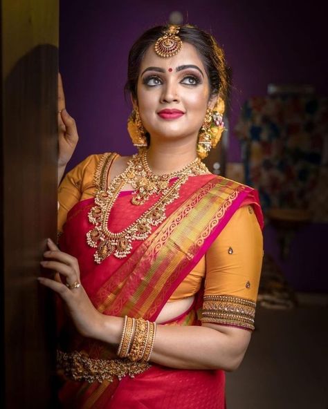 South Indian Bridal Look, Indian Bridal Look, Indian Bride Poses, South Indian Bridal Jewellery, Bride Photos Poses, Bridal Sarees South Indian, Bridal Makeup Images, Engagement Photography Poses, Indian Bridal Photos