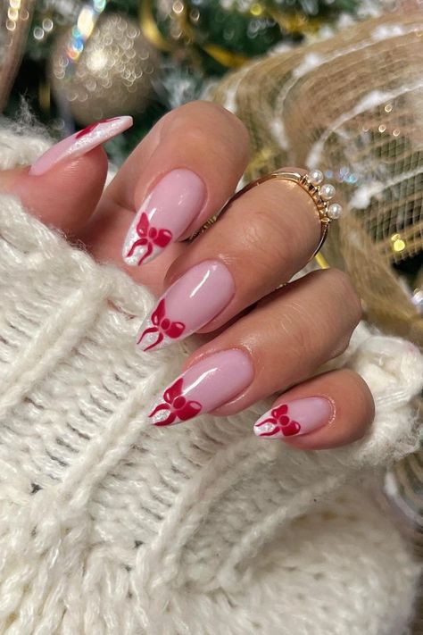 Christmas Nails 2023 Elegance Nails, Pink Ribbon Nails, Christmas Nail Inspo, Simple Christmas Nails, Nails Festive, Christmas Nails Diy, Red Christmas Nails, Cute Christmas Nails, Christmas Nails Easy