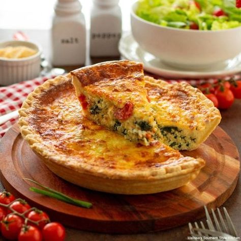 Ricotta Spinach Quiche - melissassouthernstylekitchen.com Holiday Brunch Recipes, Spinach Quiche Recipes, Ricotta Spinach, Homemade Ricotta, Quiche Recipes Easy, Ricotta Recipes, Spinach Quiche, Breakfast And Brunch, Quiche Recipe