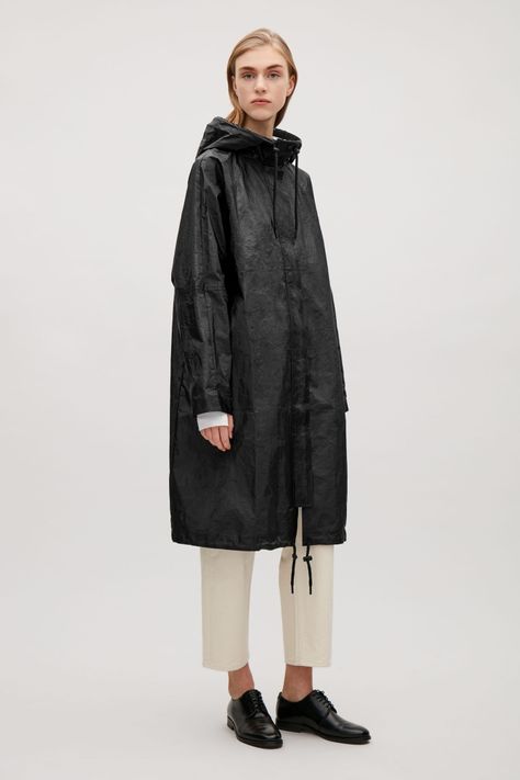 COS image 2 of Oversized parka in Black Oversized Rain Jacket Outfit, Gentlewoman Style, Rain Jacket Outfit, Essentials Wishlist, Minimal Streetwear, Revival Clothing, Oversized Parka, Oversized Wool Coat, Outer Jacket