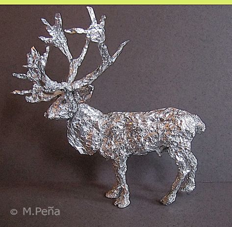 Foil Reindeer by Reptangle.deviantart.com on @deviantART Foil Sculptures, Aluminum Foil Crafts, Tin Foil Art, Aluminum Foil Art, Paper Mache Animals, Aluminum Crafts, Trash Art, Textile Sculpture, Paper Mache Art