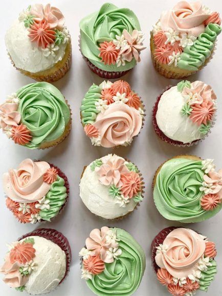 Sweet Treat Cupcake Ideas For Any Celebration : Green and Peach Buttercream Cupcakes Cupcake Buttercream Frosting Design, Pastel Green Cupcakes, Trending Cupcake Designs, Green Cupcakes Decoration, Unique Cupcakes Decorating, Summer Wedding Cupcakes, Green Cupcakes Ideas, Sage Green Cupcakes, Cupcake Themes