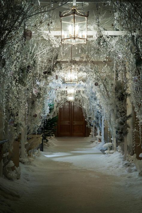 Chatsworth House will be turning back time for its Christmas display this year. Chatsworth Christmas, Christmas Venue, Glamorous Christmas Tree, Event Entrance, Its Christmas, Christmas Displays, Chatsworth House, Winter Wonderland Christmas, Silver Christmas