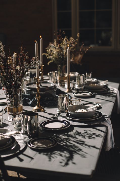 Orange Wedding Decorations, Dark Wedding Theme, Black Wedding Decorations, Grey Photography, Outdoor Thanksgiving, Napkin Folds, Tafel Decor, Boda Mexicana, Chic Table