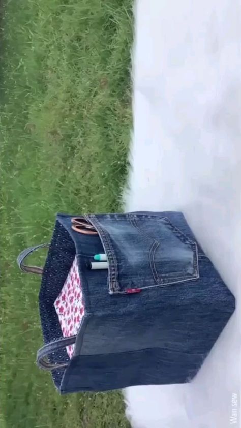 @clothingbrilliant • sewing fabric basket from old jeans old jeans reuse ideas • Threads Reuse Jeans Diy Ideas, Jeans Reuse Ideas, Reuse Jeans, Diy Old Jeans, Tas Denim, Bag From Old Jeans, Sewing Handbag, Reuse Ideas, Denim Bag Diy