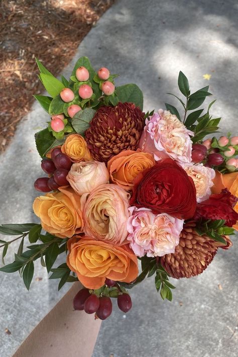 Fall Peonies, August Flower, October Baby Showers, Fall Feeling, Fall Bouquet, Floral Landscape, Fall Flower Arrangements, Fall Florals, Church Flowers