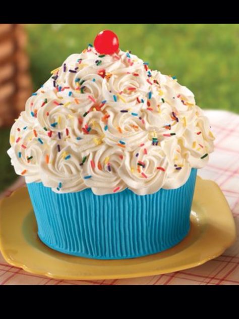 GIANT CUPCAKE AWESOMENESS Cake Shaped Like Cupcake, Big Cupcakes Ideas, Large Cupcake Decorating Ideas, Cupcake Theme Cake, Big Top Cupcake Ideas, Huge Cupcake Cake, Cake Made Of Cupcakes, Large Cupcakes Ideas, Giant Cupcake Decorating Ideas