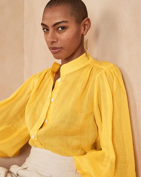 Banana Republic (@bananarepublic) • Instagram photos and videos Sunset Colours, Bird Fashion, Yellow Umbrella, 2022 Style, Comfort Fashion, Dress Label, Travel Comfort, Leopard Print Shirt, Popover Shirt