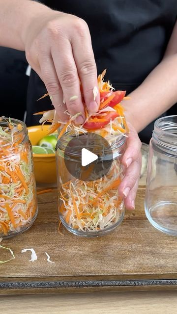 Pickle Cabbage Recipe, Cabbage Pickle Recipe, Fermented Cabbage Recipe, Pickled Cabbage Recipe, Pickled Slaw, Recipe For Cabbage, Cucumber Sandwich, Super Recipes, Pickled Cabbage