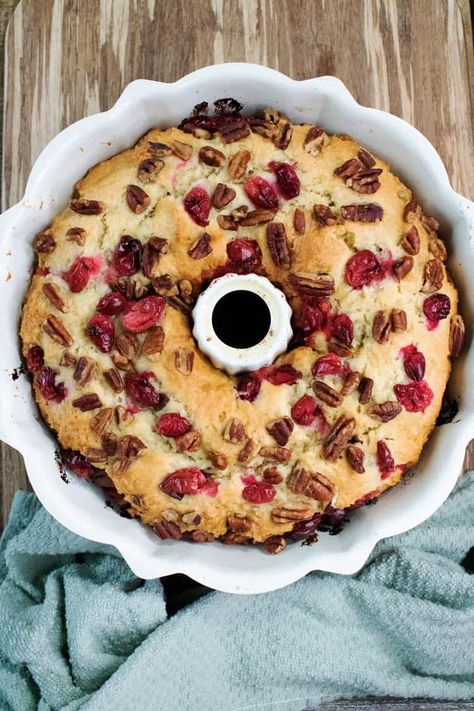 Christmas Coffee Cake, Coffee Cake Bundt, Cranberry Coffee Cake, Fresh Cranberry Recipes, Pecan Coffee Cake, Coffee Cake Recipes Easy, Fig Cake, Cranberry Cake, Holiday Cake