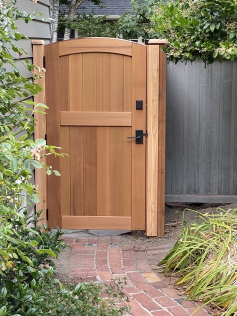 A beautiful Signature wood gate adds beauty to any landscape. Saving and sharing this pin makes sure you get more inspiring photos to improve your yard! Backyard Gate Ideas Wood, Painted Gate Ideas, Outdoor Gates Ideas Entrance, Back Gate Ideas, Side Gates Wooden, Wooden Gates Ideas, Side Gate Entrance Ideas, Wood Gates And Fences, Outdoor Gates Ideas