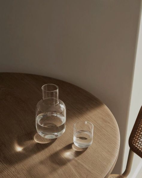 Water Beige Aesthetic, Brown Filler Photo Instagram, Clean Images Aesthetic, Water Glasses Aesthetic, Brown Clean Girl Aesthetic, Minimal Clean Aesthetic, Water In Glass Aesthetic, Brown Wellness Aesthetic, Brown Water Aesthetic