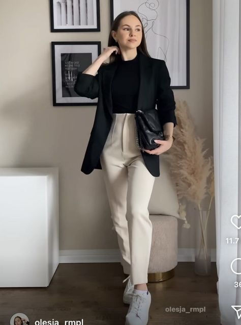 Woman Smart Casual Outfits, Monday Work Outfits Offices, Clinical Psychologist Outfit, Formal Blazer Outfits For Women, Formal Casual Outfits Women, Smart Casual Work Outfit Winter, Semiformal Outfit Mujer, Outfit Formal Casual, Freezing Winter Outfits