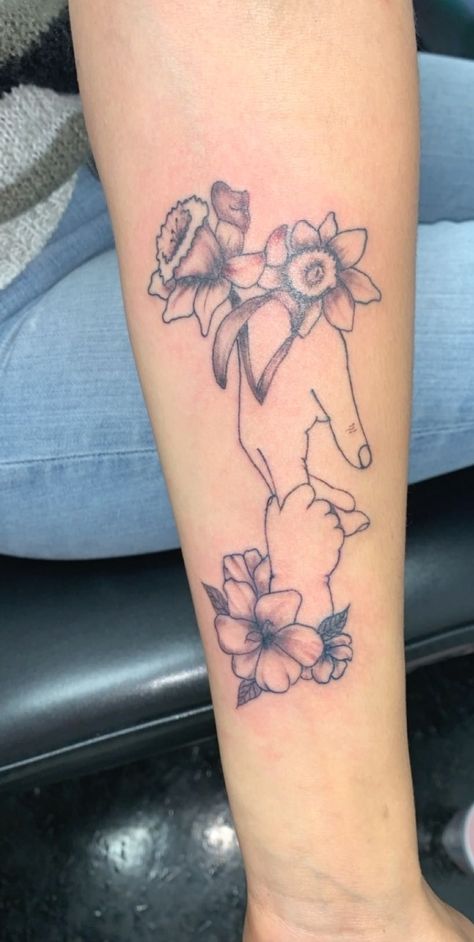 Mother and baby tattoo #tattooideas #tattoosforwomen Mother Tattoos For Daughter Birth Flowers, October Baby Tattoo Ideas, July Birth Tattoo, Tattoos For New Moms, Mom And Baby Tattoo Ideas, March Birthday Tattoo, Tattoo For Baby Boy, Naomi Tattoo, Mila Tattoo