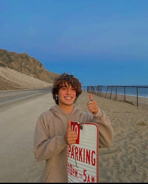 Surf Boy, Surfer Guys, Surfer Hair, Surfer Boys, Surfer Boy, Pjo Hoo, Fluffy Hair, Men Beach, Rick Riordan