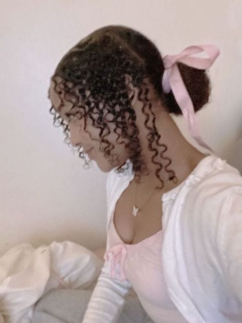 Princess Core, Pelo Afro, Ribbon Hairstyle, Hairdos For Curly Hair, Black Femininity, Peinados Fáciles Para Cabello Corto, Girly Girl, Pretty Hairstyles, Hair Looks