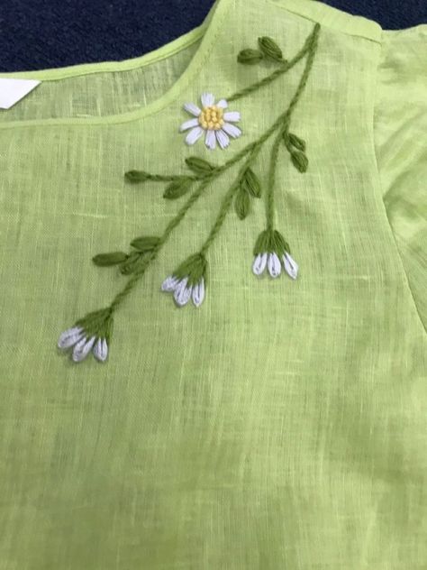 Simple Hand Embroidery Dress Design, Blouse Embroidary Simple, Simple Embroidery For Blouse, Handmade Embroidery Designs For Kurtis, Neck Designs For Kurtis Embroidery, Embroidery Designs On Kurti, Simple Hand Embroidery Designs For Kurti, Simple Hand Work On Kurti, Simple Embroidery Designs For Kurti