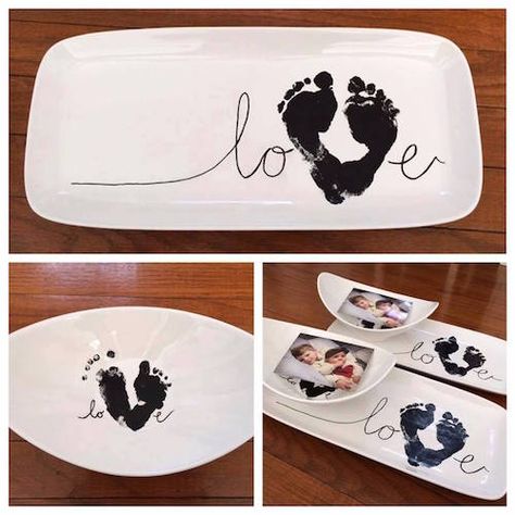 Baby Footprint Art, Footprint Keepsake, Handprint Christmas, Puppy Paw Prints, Baby Art Projects, Footprint Crafts, Baby Handprint, Diy Bebe, Footprint Art