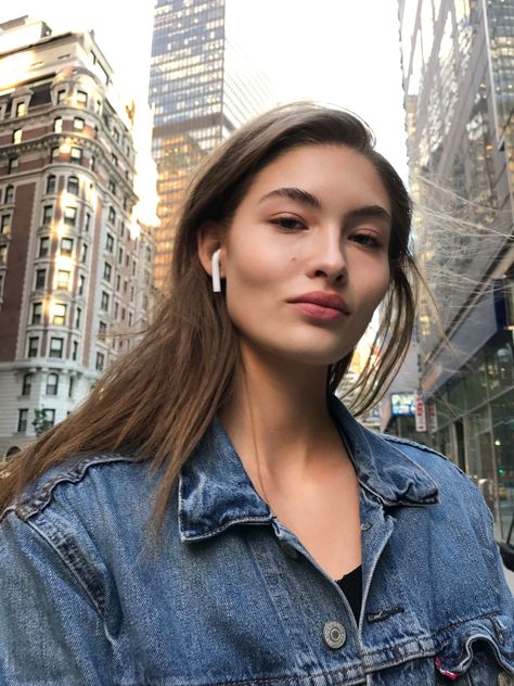 Grace Elizabeth, High Cheekbones, Wearable Tech, Alam Semula Jadi, How To Pose, Gigi Hadid, Beauty Inspiration, Beautiful People, Makeup Looks