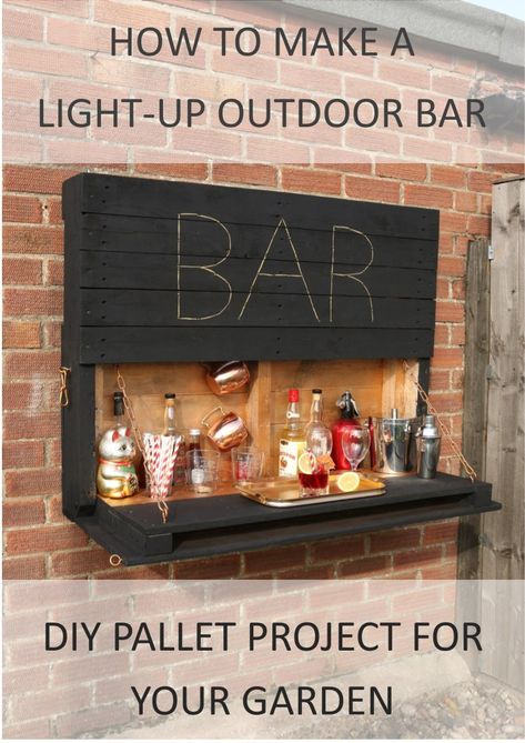 Palet Bar, Wooden Pallet Bar, Pallet Bar Diy, Diy Outdoor Bar, Bar Diy, Outside Bars, Pallet Bar, Pallet Patio, Bar Shelf