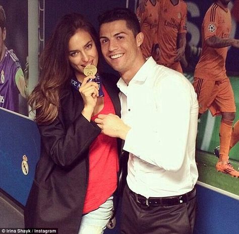 Golden couple: Ronaldo celebrates with his girlfriend Irina Shayk and his medal Christiano Ronaldo Wife, Ronaldo Irina, Cristiano Ronaldo Irina, Cristiano Ronaldo Girlfriend, Ronaldo Wife, Selena Gomez Short Hair, Georgina Rodriguez, Cr7 Jr, Football Wags