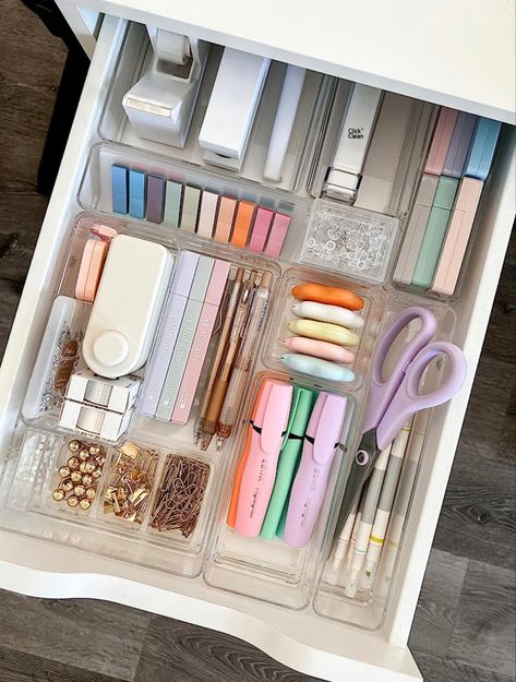 Desk Drawer Organisation, Work Desk Organization, Makeup Vanity Storage, Desk Organisation, Stationary Organization, Study Desk Decor, Room Organisation, Back To School Organization, Small Item Storage