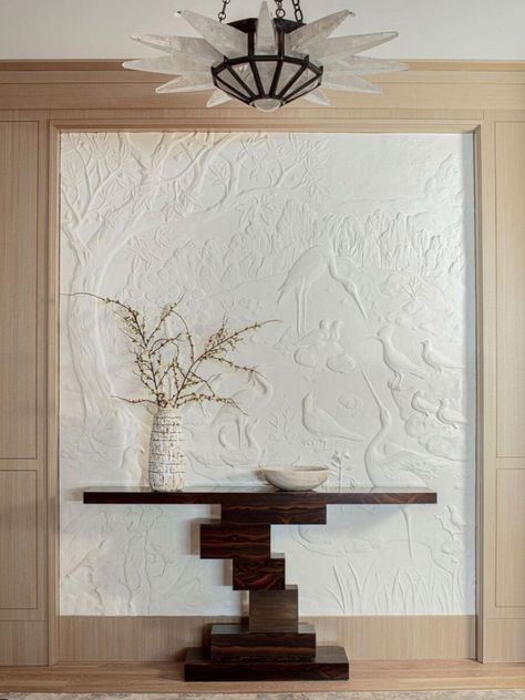 SuperStrata artisans’ intricate reliefs ranging from scenes of flora and fauna to geometric patterns enhance ceilings and become centerpieces in residences. An artistic collaboration with Daher Interior Design. Photography by Michael J. Lee Ancient Egyptian Architecture, New England Home, Historic Renovation, Country House Design, New England Homes, Home Magazine, Bas Relief, House And Home Magazine, Art Deco Inspired