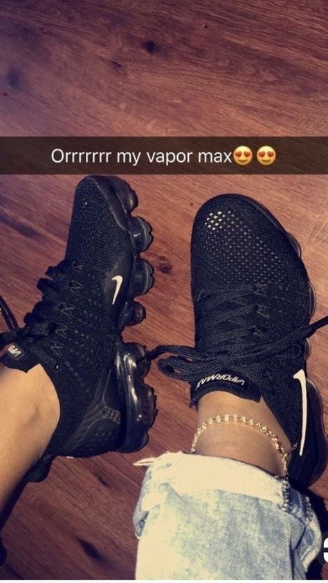 xbrattt 💕🦋💖 Skor Sneakers, Vapor Max, Cute Sneakers, Fresh Shoes, Hype Shoes, Gym Shoes, Slides Shoes, Black Sneakers, Dream Shoes