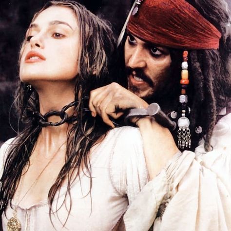 #sparrabeth #johnnydepp #keiraknightley #jacksparrow #elizabethswann #piratesofthecaribbean Elisabeth Swan, Kiera Knightly, Kaptan Jack Sparrow, Elizabeth Swann, Keira Knightly, Collage Board, Sweeney Todd, Captain Jack Sparrow, Pirate Life