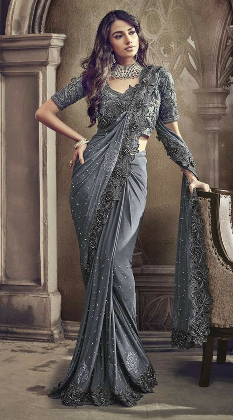 Wedding Dress Tight, Designer Sarees Wedding, Sarees For Girls, Indian Sari Dress, Fancy Sarees Party Wear, Sari Dress, Dress Tight, Indian Saree Blouses Designs, Saree Designs Party Wear