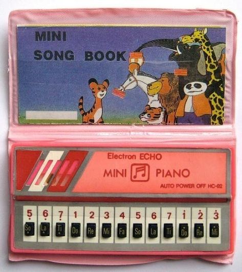 Annoying your parents by playing one of these beep-machines in the car: | 37 Childhood Things You'll Only Know If You're Over 30 Mini Piano, Garbage Pail Kids Cards, 1980s Childhood, 90s Toys, Magazines For Kids, 80s Toys, 90s Childhood, Childhood Toys, 90s Kids