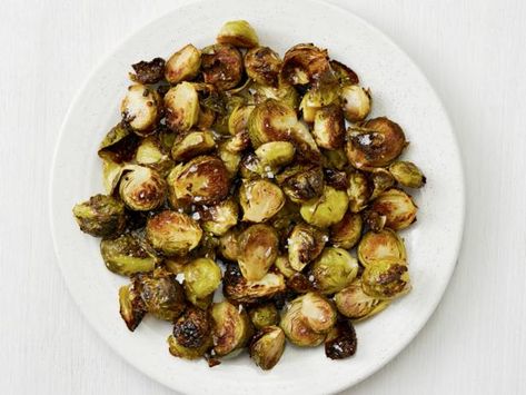 Vinegar Brussel Sprouts, Cooking Brussel Sprouts, Food Thanksgiving, Red Cabbage Salad, Salt And Vinegar, Sprouts Recipe, Roasted Vegetable Recipes, Vegetable Side Dishes Recipes, Sprout Recipes