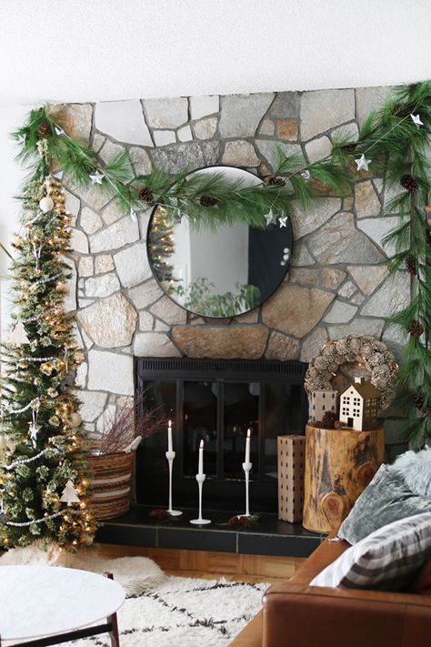 No mantle? No worries! You can still cozy up next to your fresh and inviting fireplace this holiday season with these simple steps. #Christmas, #How-To, #decor, #featured, #Holiday, #fireplace, #mantle, #inexpensive Fireplace No Mantle, Christmas Mantle Decor Fireplaces, Simple Winter Decor, Christmas Fireplace Mantels, Xmas Fireplace, Holiday Fireplace, Fireplace Garland, Holiday Mantel, Christmas Fireplace Decor