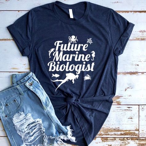 Future Marine Biologist Shirt, Biologist Shirt, Biologist Gift, Marine Biologist, Marine Biology, Marine Life, Marine Animal Lover, Ocean #BiologistGift #MarineBiology #MarineAnimalLover #MarineLife #OceanShirt #MarineBiologistTee #BiologistShirt #OceanLife #FutureBiologist #MarineBiologist Aquatic Veterinarian, Marine Biology Jobs, Florida Clothes, Biology Jobs, Future Marine, Student Outfit, Htv Shirts, Marine Science, Ocean Shirt