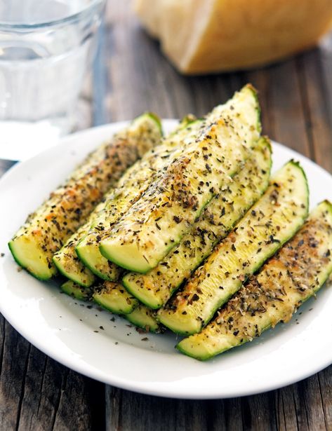 Easy Baked Parmesan Zucchini Baked Parmesan Zucchini, Parmesan Zucchini Fries, Recipes With Parmesan Cheese, Green Zucchini, Paleo Side Dishes, Baked Zucchini, Bake Zucchini, Easy Vegetables To Grow, Parmesan Zucchini