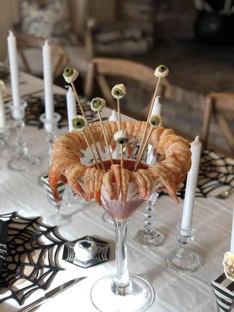 shrimp cocktail with eyeballs 2018 annual spooky Halloween dinner Halloween Cocktail Party Appetizers, Spooky Shrimp Cocktail, Halloween Fancy Dinner, Halloween Dinner Party Menu Food Ideas, Halloween Shrimp Appetizers, Halloween Fine Dining Food, Shrimp Halloween Appetizer, Halloween Shrimp Cocktail, Haunted Dinner Party