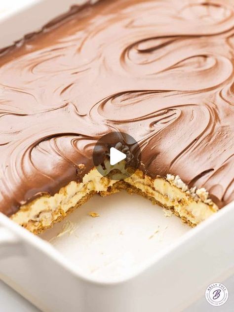 35K views · 2.5K likes | Amy | Belly Full on Instagram: "This easy no-bake chocolate eclair cake only requires 5 simple ingredients and it tastes like the best combination of Boston cream pie and a chocolate eclair!" Eclair Dessert, Chocolate Eclair Dessert, Eclairs Dessert, No Bake Eclair Cake, Boston Cream Cake, Eclair Cake Recipes, Chocolate Eclair Cake, Gingerbread Muffins, Cheesecake Bites Recipe