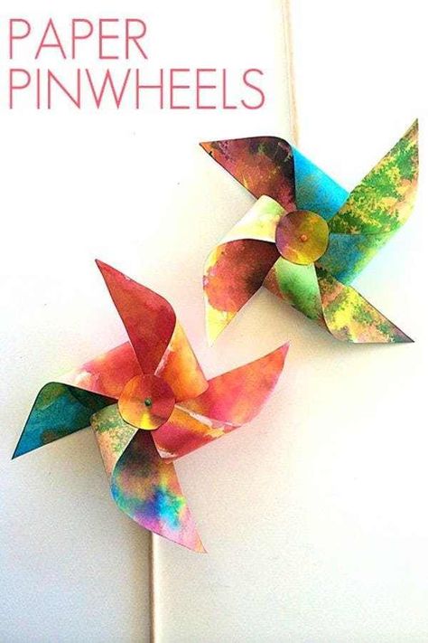 Paper Pinwheels is listed (or ranked) 3 on the list Good Crafts for 4 Year Olds Paper Pinwheels, Kerajinan Diy, Pinwheels Paper, Easy Arts And Crafts, Crafts For Boys, Fun Craft, Preschool Art, Arts And Crafts Projects, Crafts For Teens