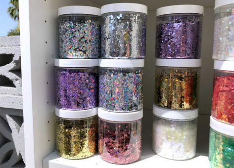 Diy Hair Glitter, Pamper Products, Glitter Hair Gel, Hair Paste, How To Make Glitter, Festival Makeup Glitter, Body Glow, Hair Glitter, Glitter Face