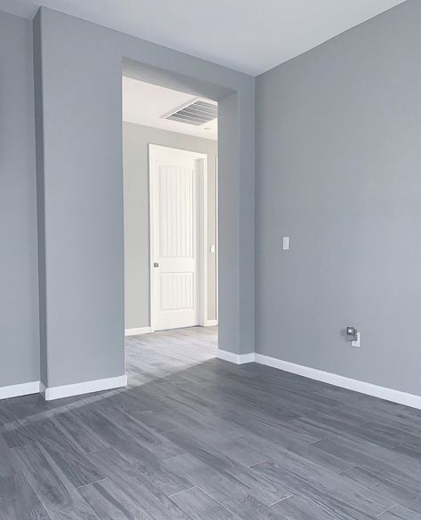 Grey Floors Blue Walls, Inter Design Living Rooms, Paint Home Interior Ideas Wall Colors, White And Grey Walls Living Room, Apartment With Tile Floor, Gray Blue Walls Living Room, Gray Floors Wall Colors, Gray Home Interior, Grey Floors Wall Color Ideas