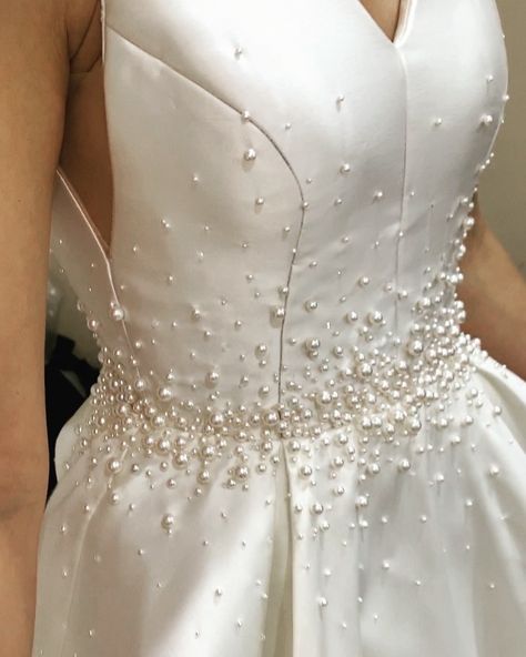 Wedding Gown With Pearl Beads, Pearl Lined Dress, Dress Pearls Detail, Beading Dress Detail, White Gown With Pearls, Pearl Beading Dress, Beaded Pearl Dress, Dress With Beads Design, Beads Dress Design