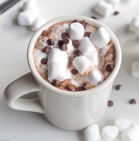 Hot Cocoa Recipe, Cocoa Recipes, Läcker Mat, Chocolate Caliente, Think Food, Hot Chocolate Recipes, Triple Chocolate, Chocolate Drinks, Cafe Food