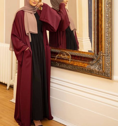 We got your whole look covered 😍🔥 Plain Maroon Pocket Abaya  Inner dres Maroon Abaya Hijab Fashion, Pretty Abayas, Outfits Islamic, Pocket Abaya, Maroon Abaya, Maroon Hijab, Muslim Outfit Ideas, Kaftan Outfit, Designer Abaya