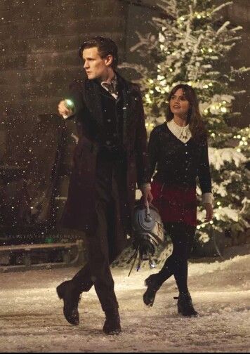 Matt Smith Doctor, Doctor Who Clara, Matt Smith Doctor Who, Doctor Who Christmas, I Am The Doctor, Doctor Who Companions, Doctor Who 10, Doctor Outfit, Clara Oswald